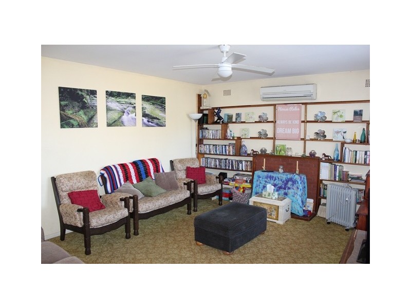 61 Birriley Street, Bomaderry NSW 2541