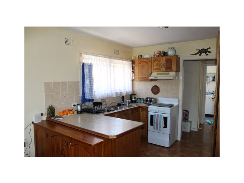 61 Birriley Street, Bomaderry NSW 2541