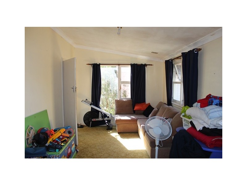 61 Birriley Street, Bomaderry NSW 2541