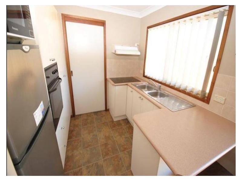 2/105 Greenbank Grove, Culburra Beach NSW 2540