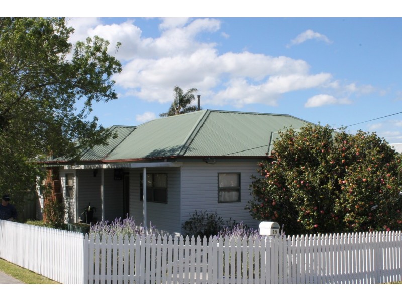 25 Worrigee Street, Nowra NSW 2541