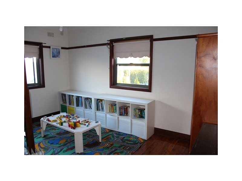 25 Worrigee Street, Nowra NSW 2541