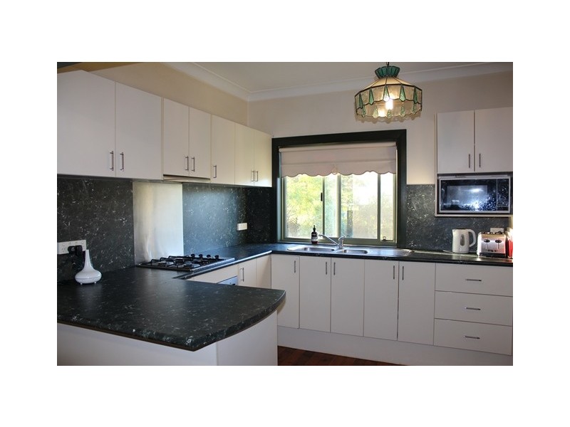 25 Worrigee Street, Nowra NSW 2541