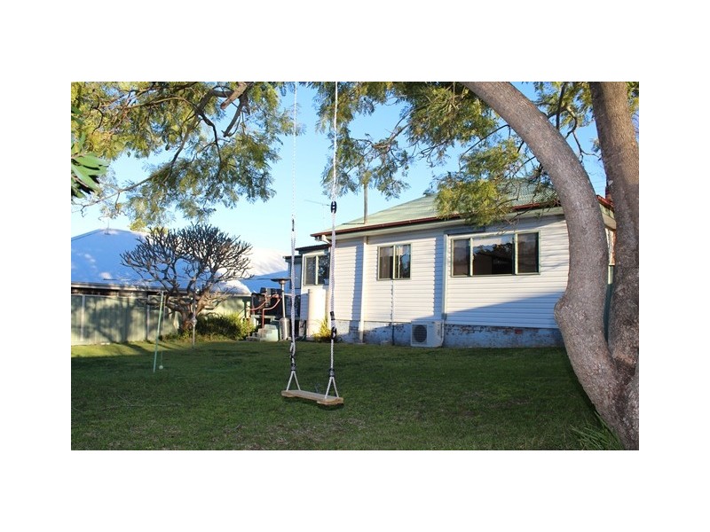 25 Worrigee Street, Nowra NSW 2541