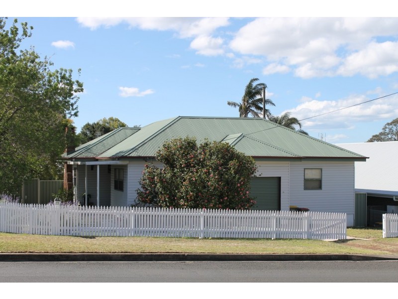 25 Worrigee Street, Nowra NSW 2541