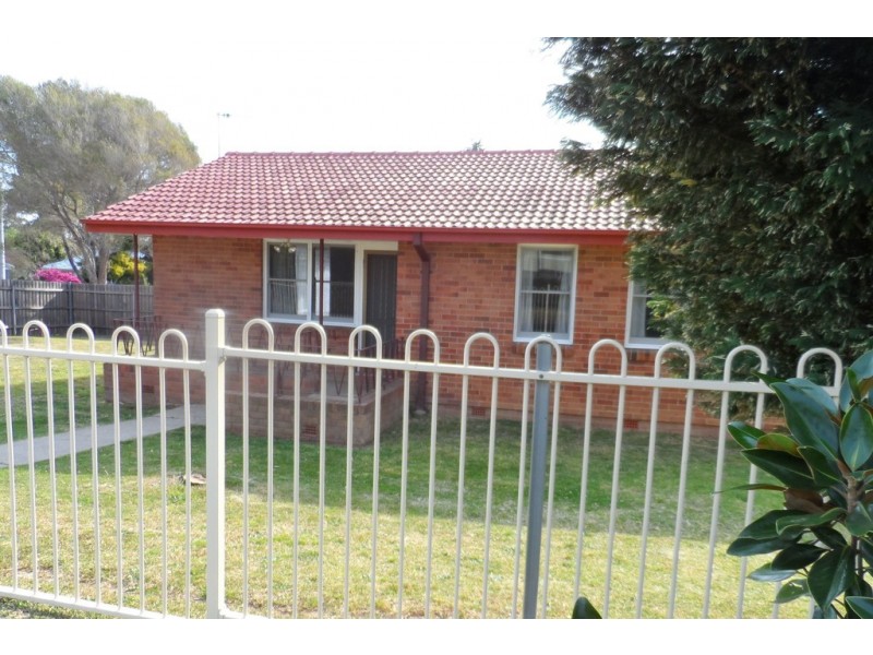 25 Sampson Crescent, Bomaderry NSW 2541