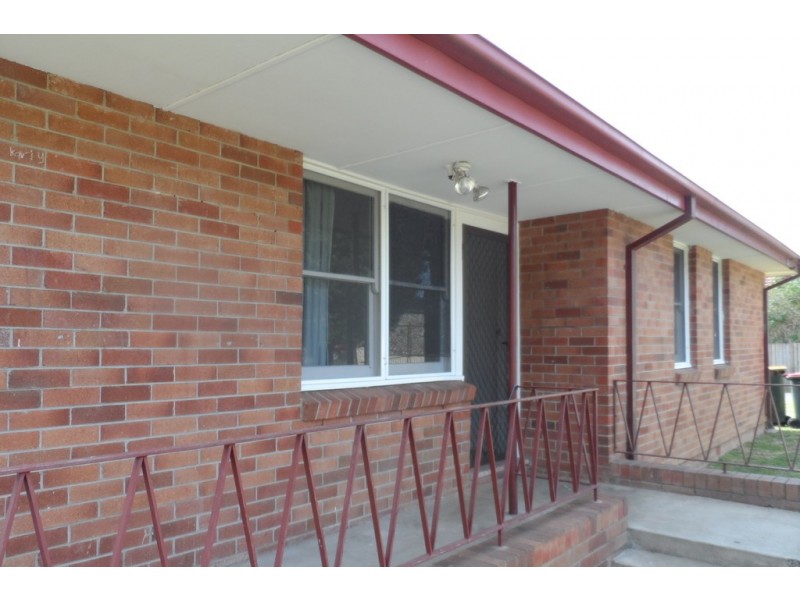 25 Sampson Crescent, Bomaderry NSW 2541