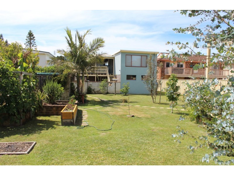 39 Eastbourne Avenue, Culburra Beach NSW 2540