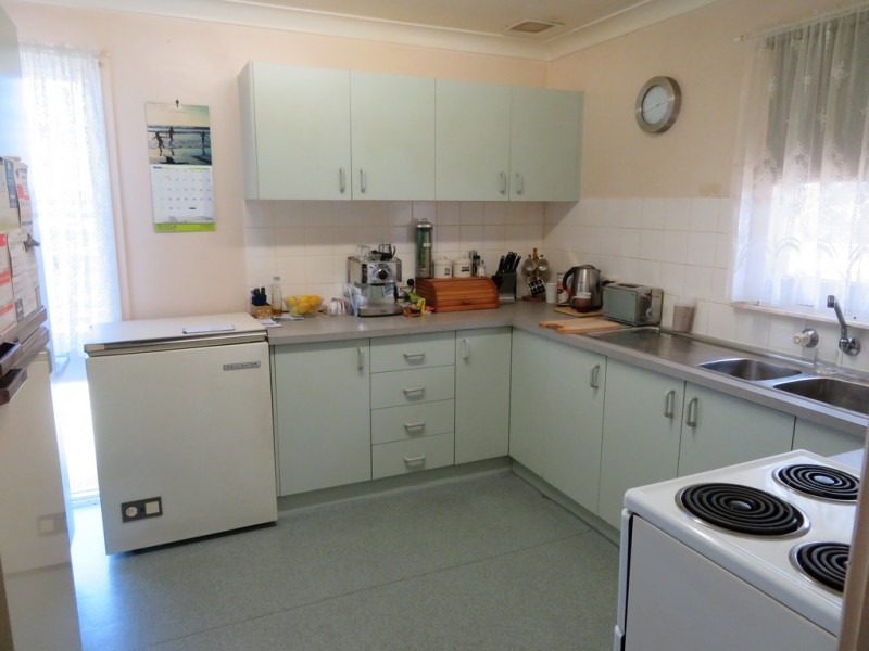 16 Wondalga Crescent, Nowra NSW 2541