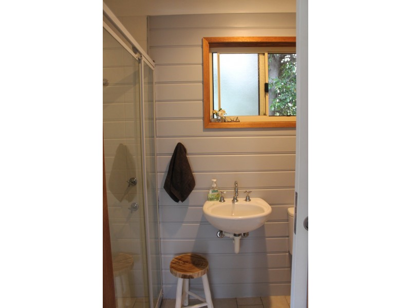 10 Cammaray Drive, St Georges Basin NSW 2540