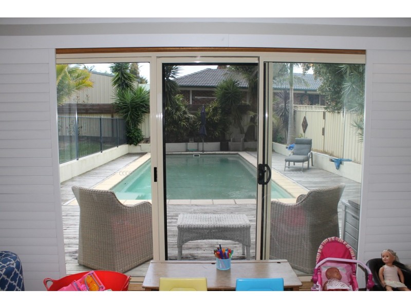 10 Cammaray Drive, St Georges Basin NSW 2540