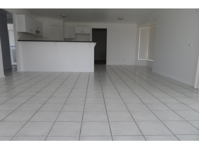 8 Whitewood Street, Worrigee NSW 2540