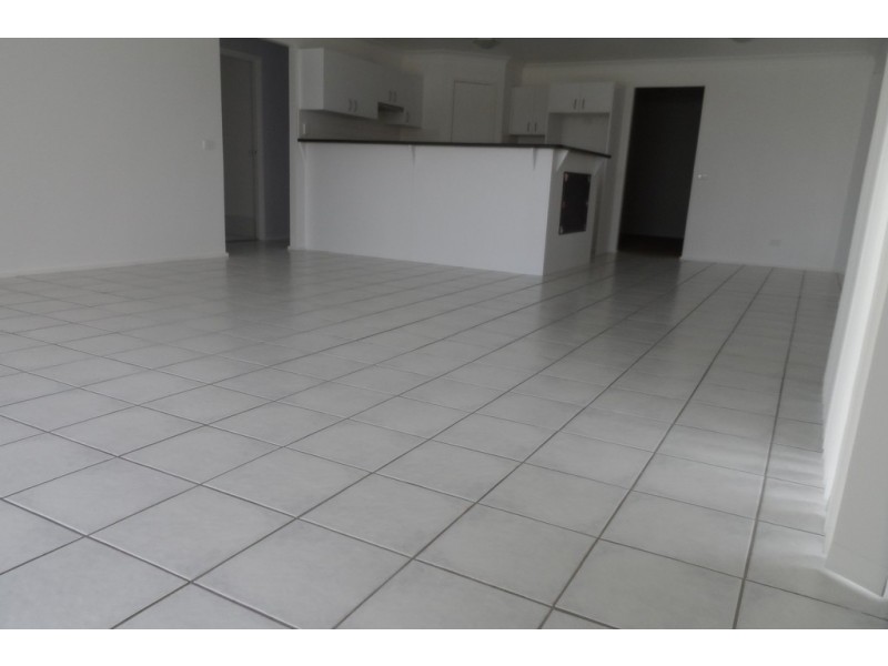 8 Whitewood Street, Worrigee NSW 2540
