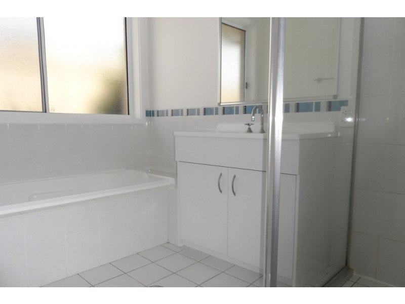8 Whitewood Street, Worrigee NSW 2540