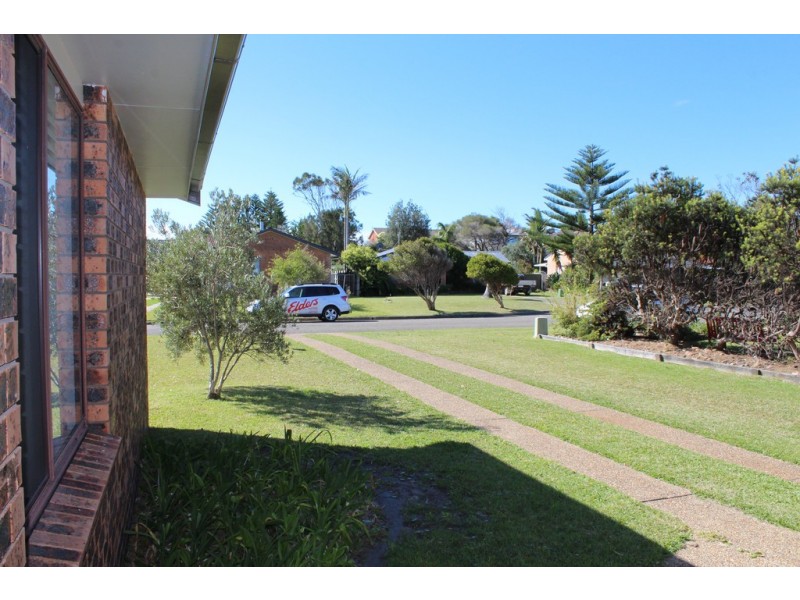 8 Glenholme Way, Culburra Beach NSW 2540
