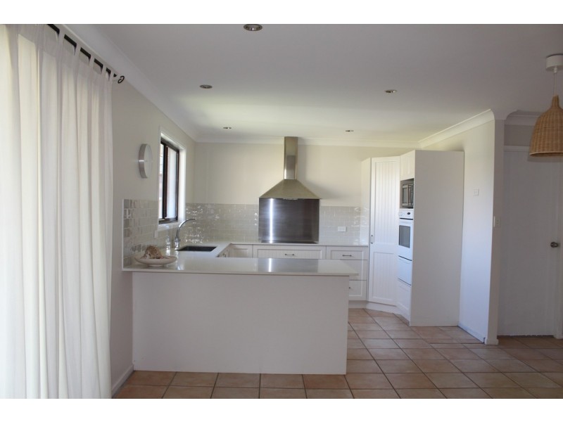 8 Glenholme Way, Culburra Beach NSW 2540