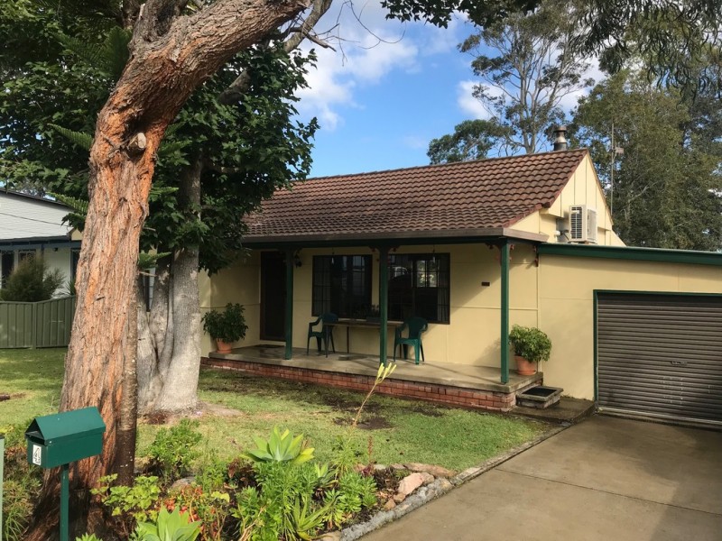 4 Bruce Street, St Georges Basin NSW 2540