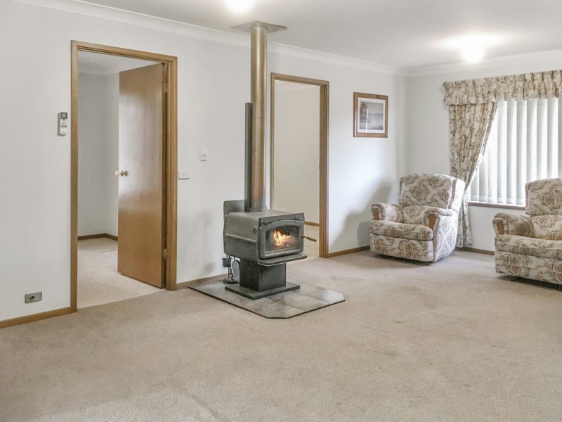 6 TURVEY CRESCENT, St Georges Basin NSW 2540