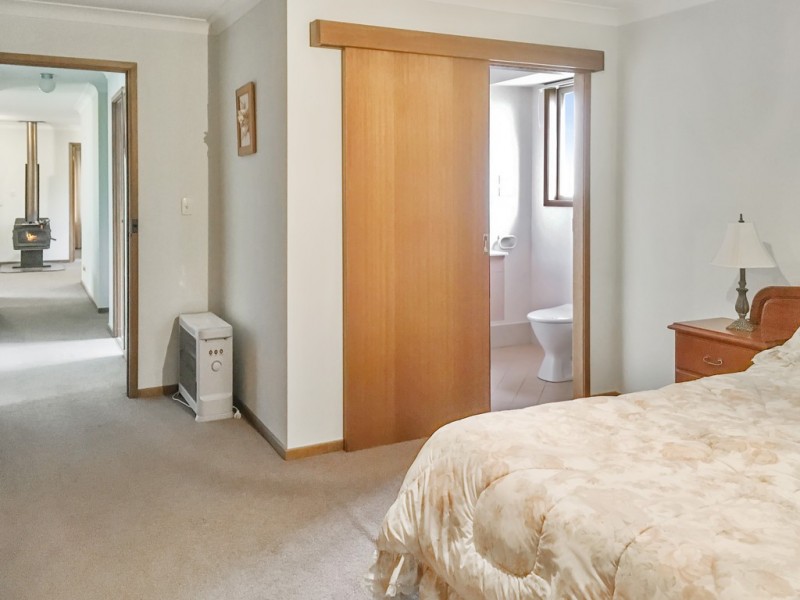 6 TURVEY CRESCENT, St Georges Basin NSW 2540