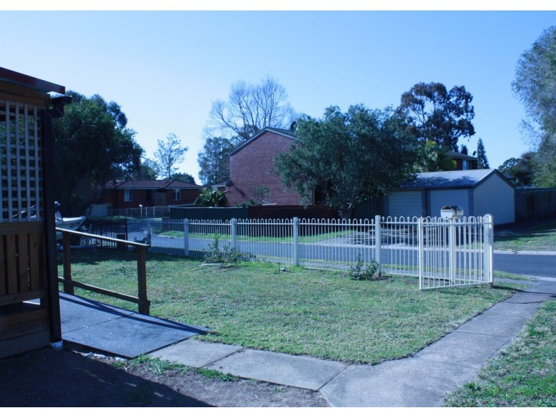 2 Abergeldie Street, Nowra NSW 2541