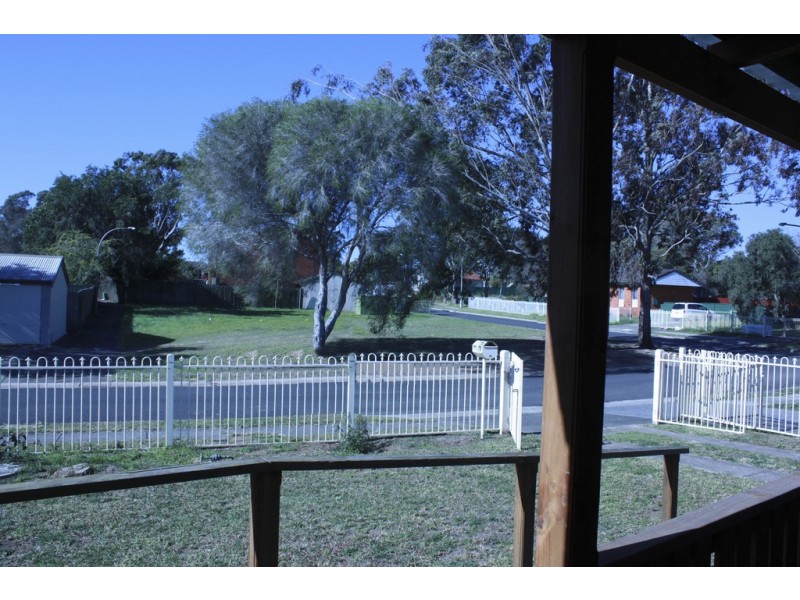 2 Abergeldie Street, Nowra NSW 2541