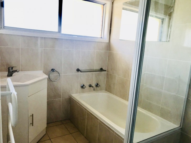 1 Mulgen Crescent, Bomaderry NSW 2541