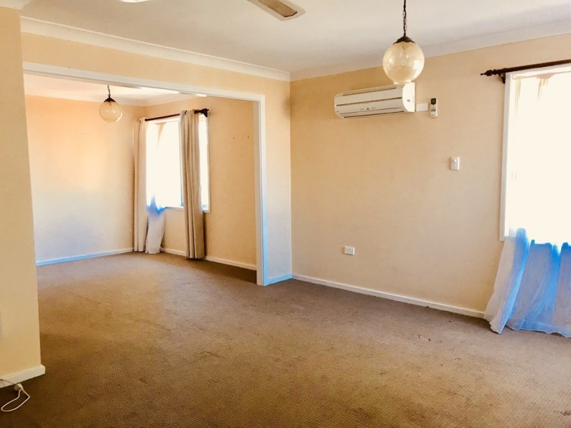 1 Mulgen Crescent, Bomaderry NSW 2541