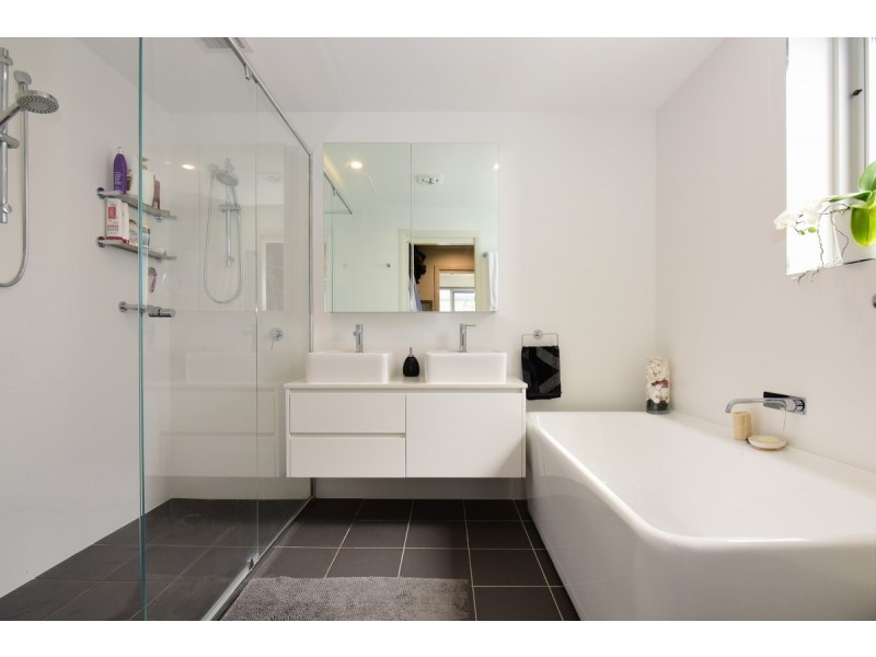 2A/1 BEACH STREET, Huskisson NSW 2540