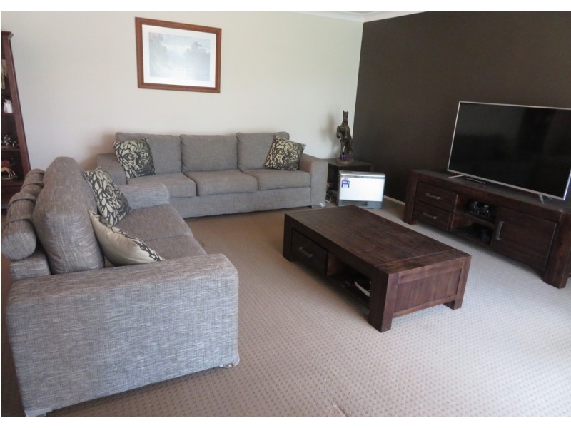 3 ALMOND GROVE, Worrigee NSW 2540