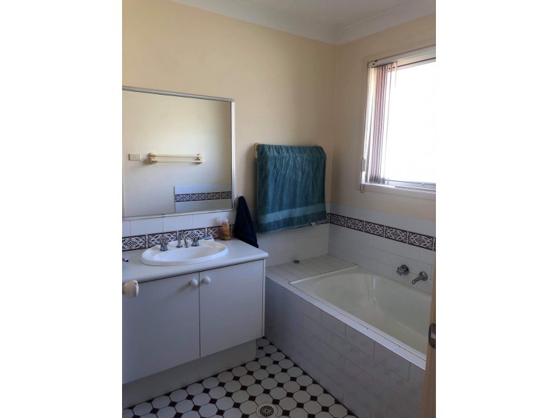 3 ALMOND GROVE, Worrigee NSW 2540