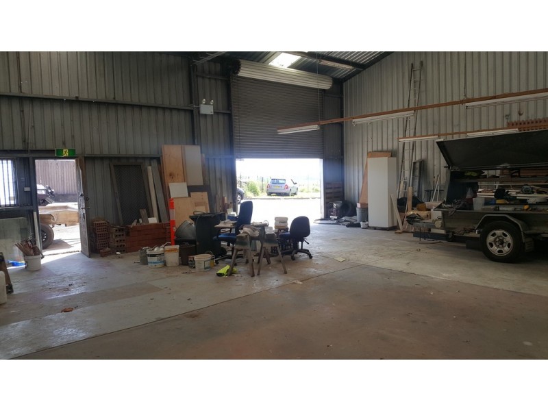 2/64 Railway Street, Bomaderry NSW 2541