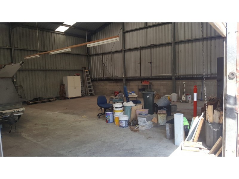 2/64 Railway Street, Bomaderry NSW 2541