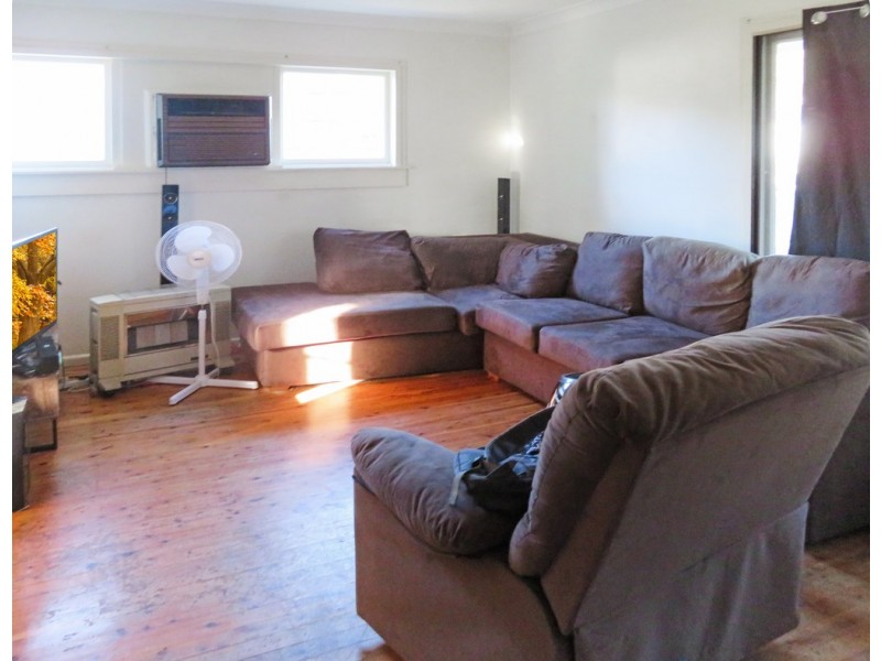 2 MCGUIRE AVENUE, Nowra NSW 2541