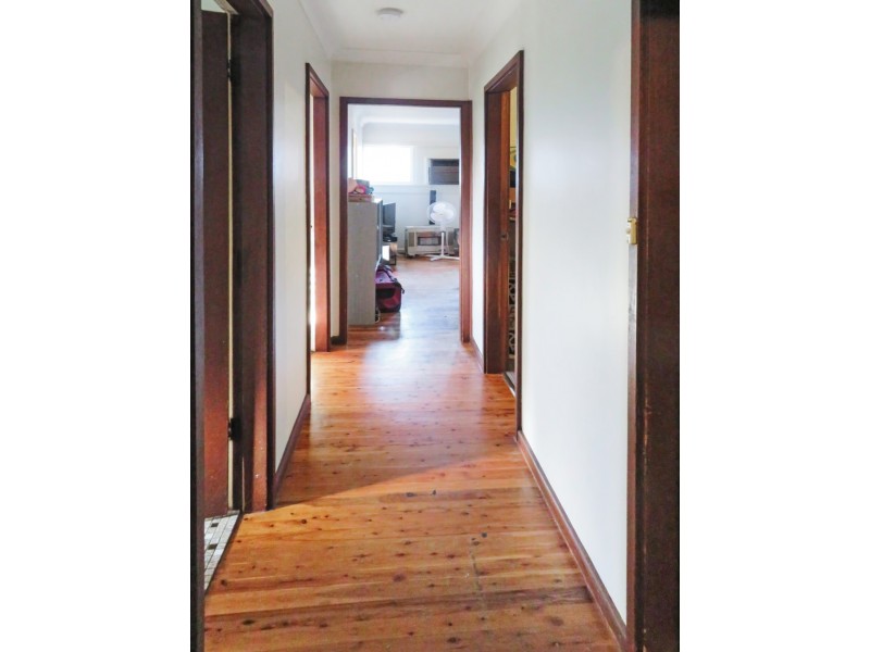 2 MCGUIRE AVENUE, Nowra NSW 2541