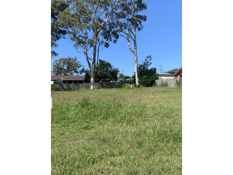 8 DUNISLA STREET, Sanctuary Point NSW 2540