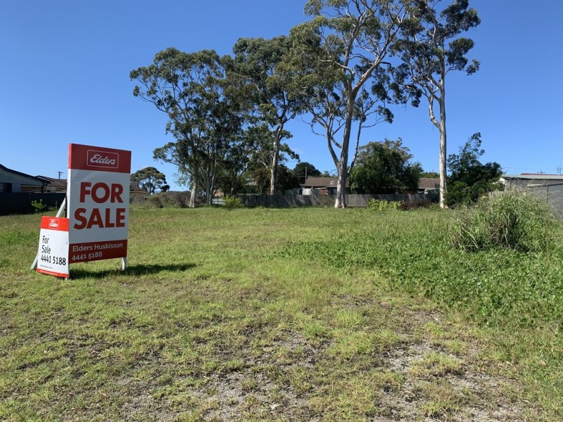 8 DUNISLA STREET, Sanctuary Point NSW 2540