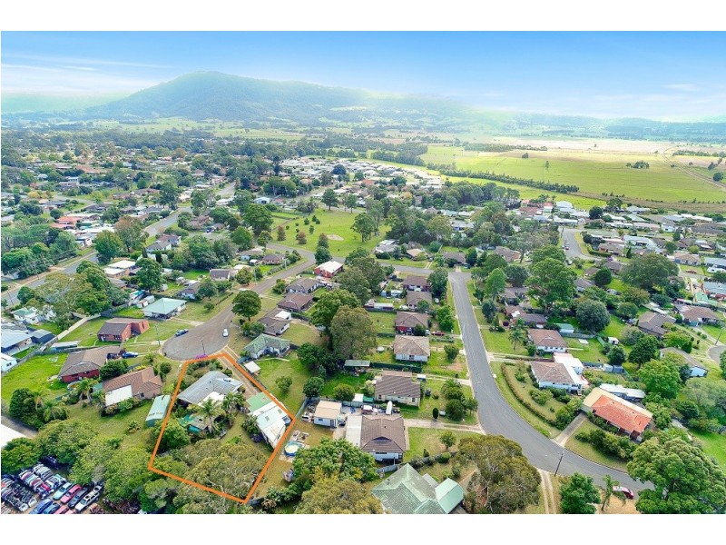 7 RODNEY PLACE, Bomaderry NSW 2541