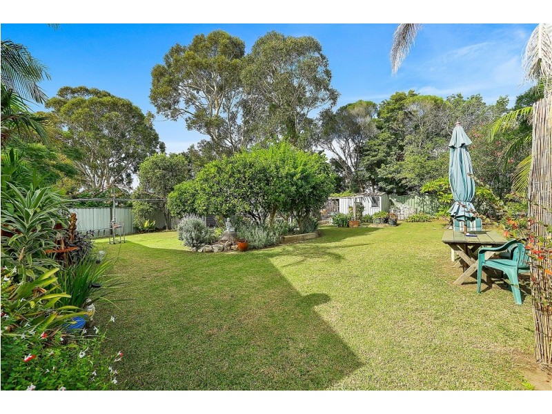 7 RODNEY PLACE, Bomaderry NSW 2541