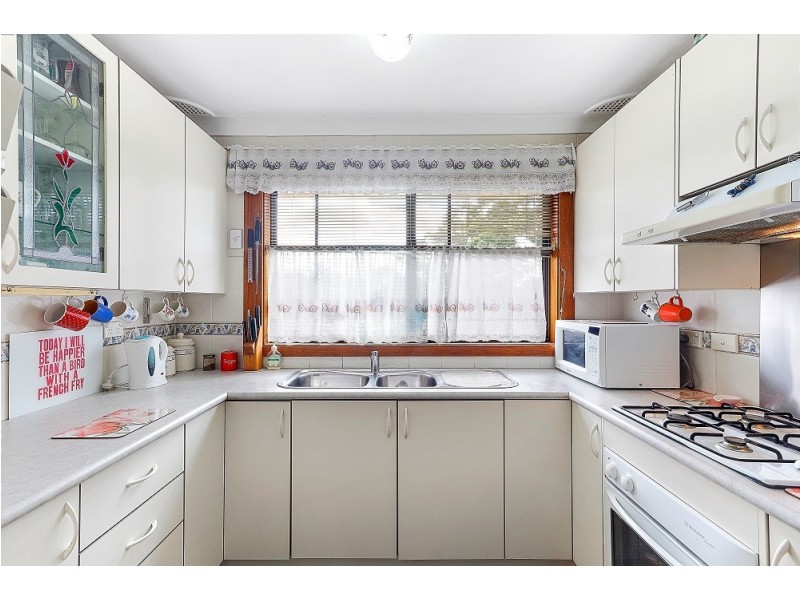 7 RODNEY PLACE, Bomaderry NSW 2541