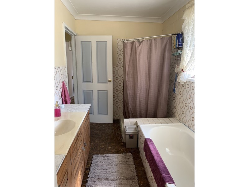 1 Ringbalin Crescent, Bomaderry NSW 2541