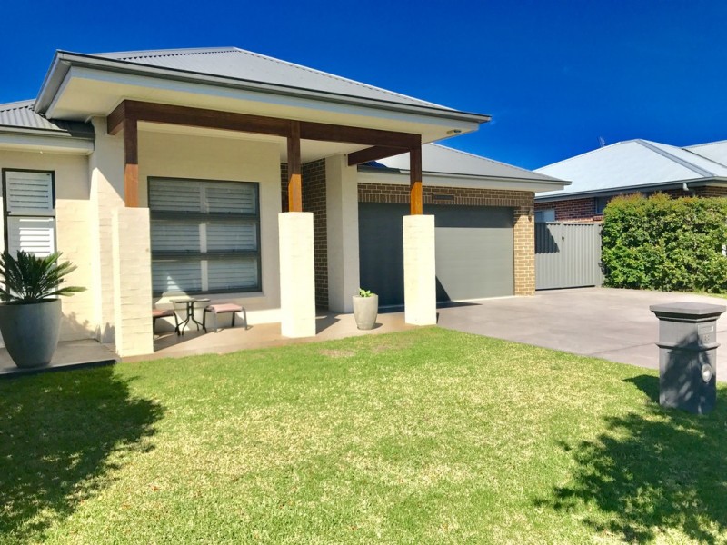 68 COASTER CIRCUIT, Vincentia NSW 2540