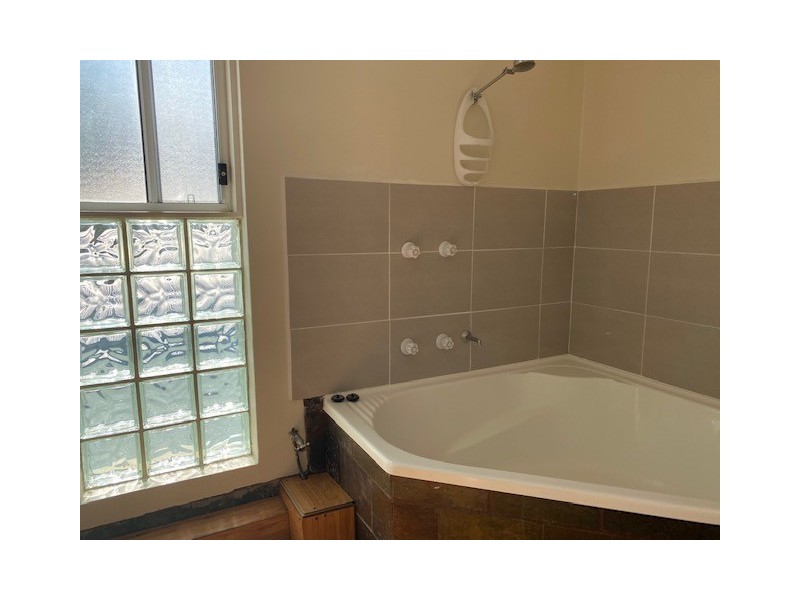 4 Island Point Road, St Georges Basin NSW 2540