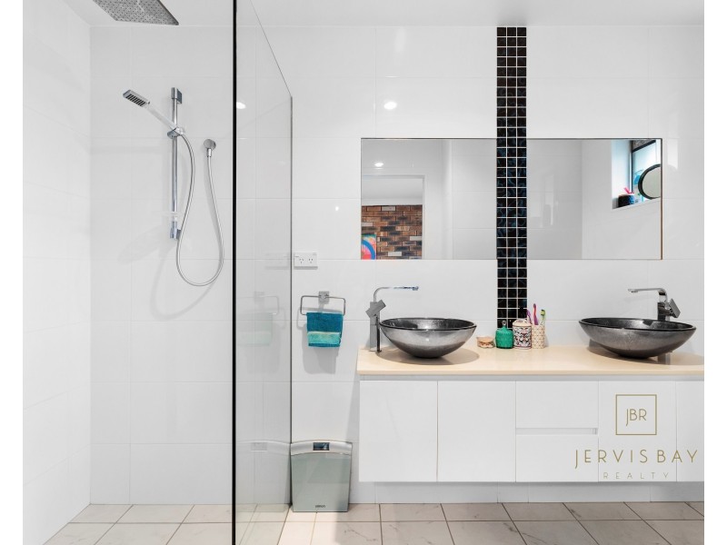 9 Kingsford Smith Crescent, Sanctuary Point NSW 2540