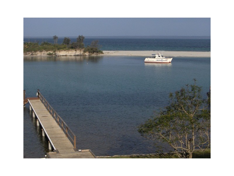 8 ADMIRALTY CRESCENT, Huskisson NSW 2540