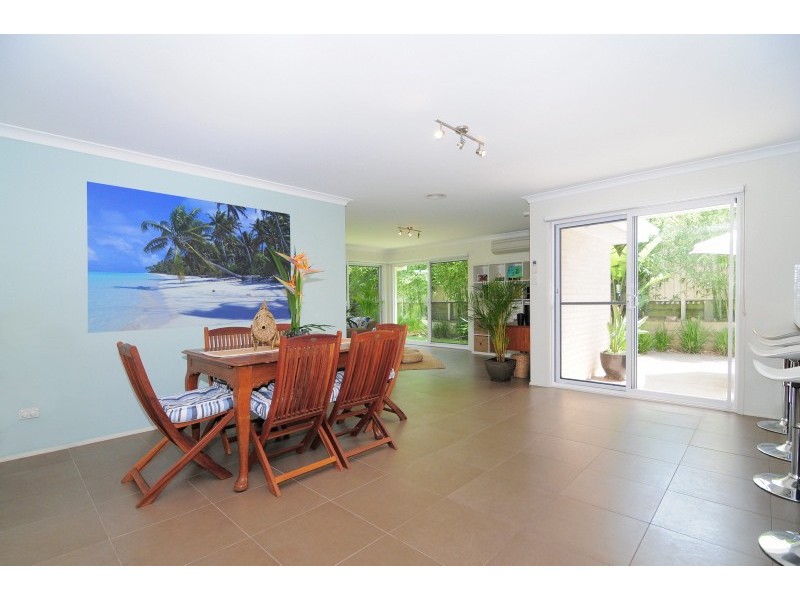10 Hogbin Crescent, Sanctuary Point NSW 2540