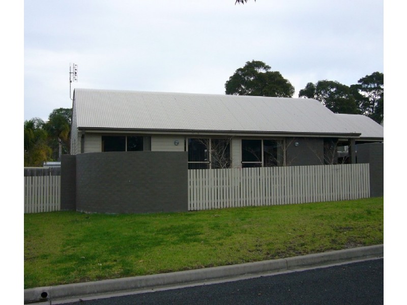 2/22 Fitzpatrick Street, Old Erowal Bay NSW 2540