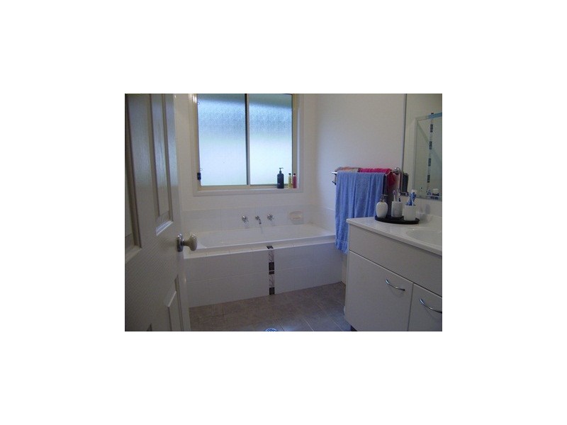 1 Atkins Place, St Georges Basin NSW 2540