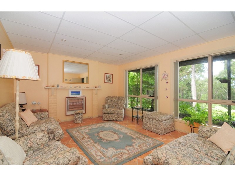 35 McArthur Drive, Falls Creek NSW 2540