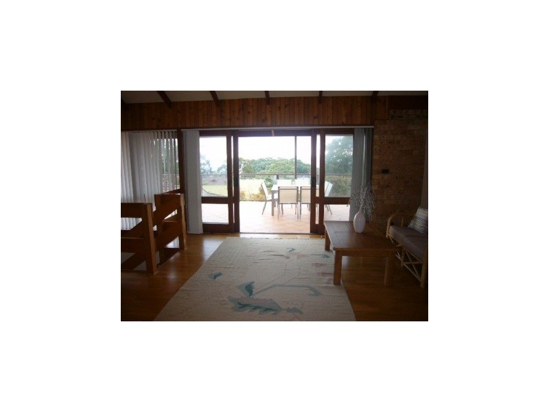 4 Lanyon Rd, Vincentia NSW 2540