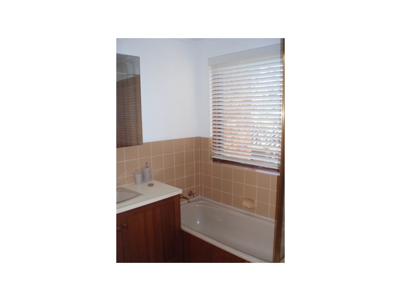 4 Lanyon Rd, Vincentia NSW 2540